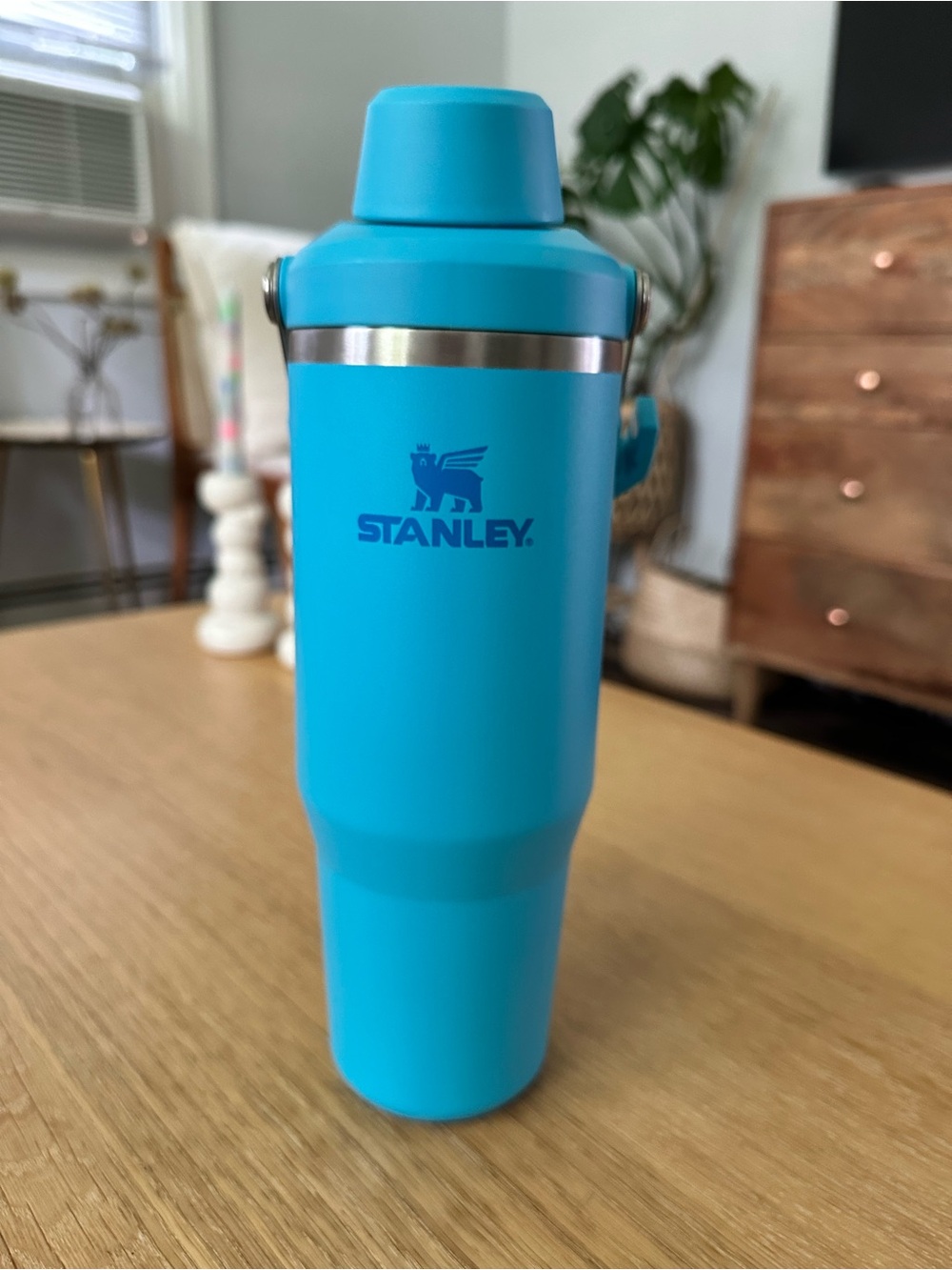 Stanley Bright Blue Ice Flow Insulated Travel Tumbler Bottle With Handle 30oz.